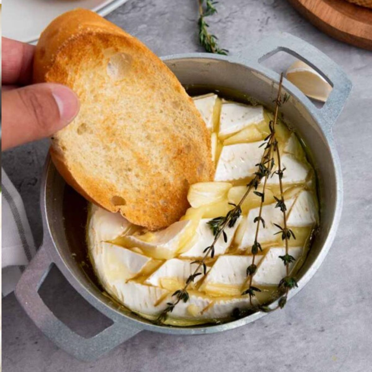 Elevate Your Baked Brie: Creative Topping & Serving Ideas